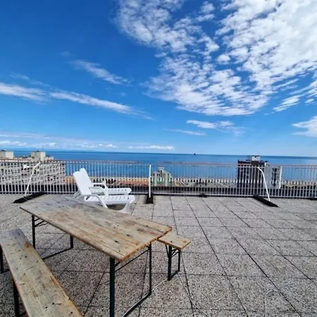 Breathtaking Sea View From Our In Apartamento Lignano Sabbiadoro